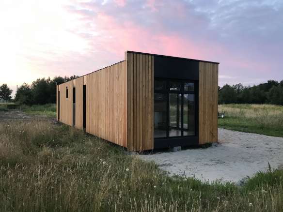 Giant Modern