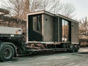 Transportation of a Koleliba prefab house