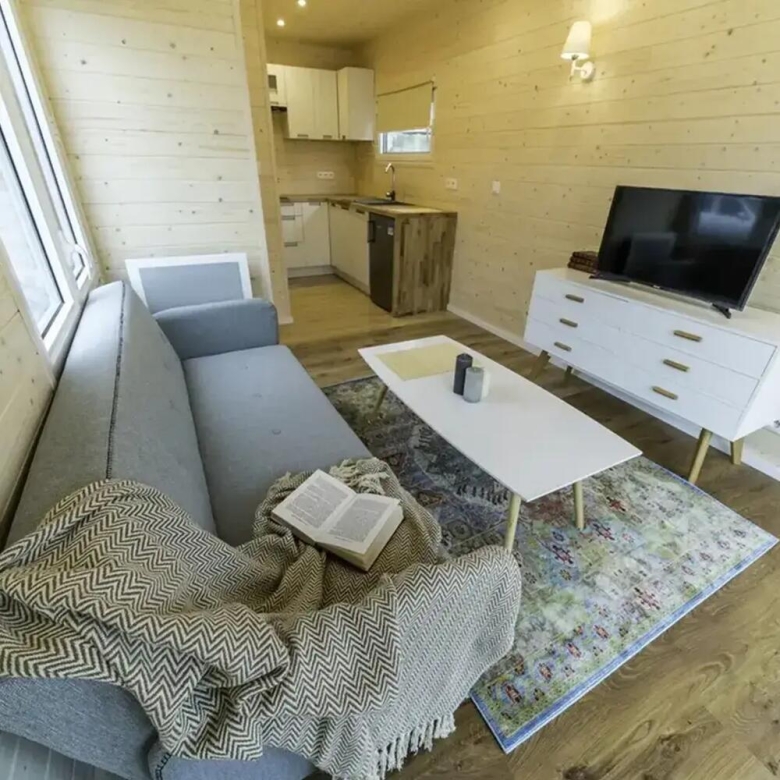 Studio Twenty Lodge