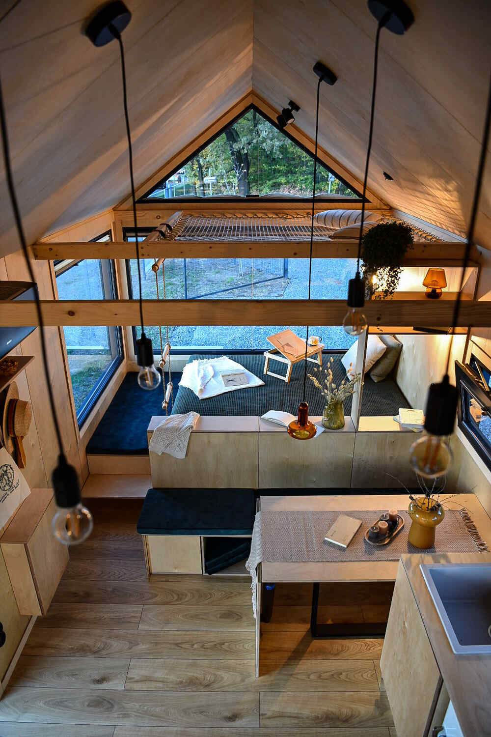 aurora-company-julia-05