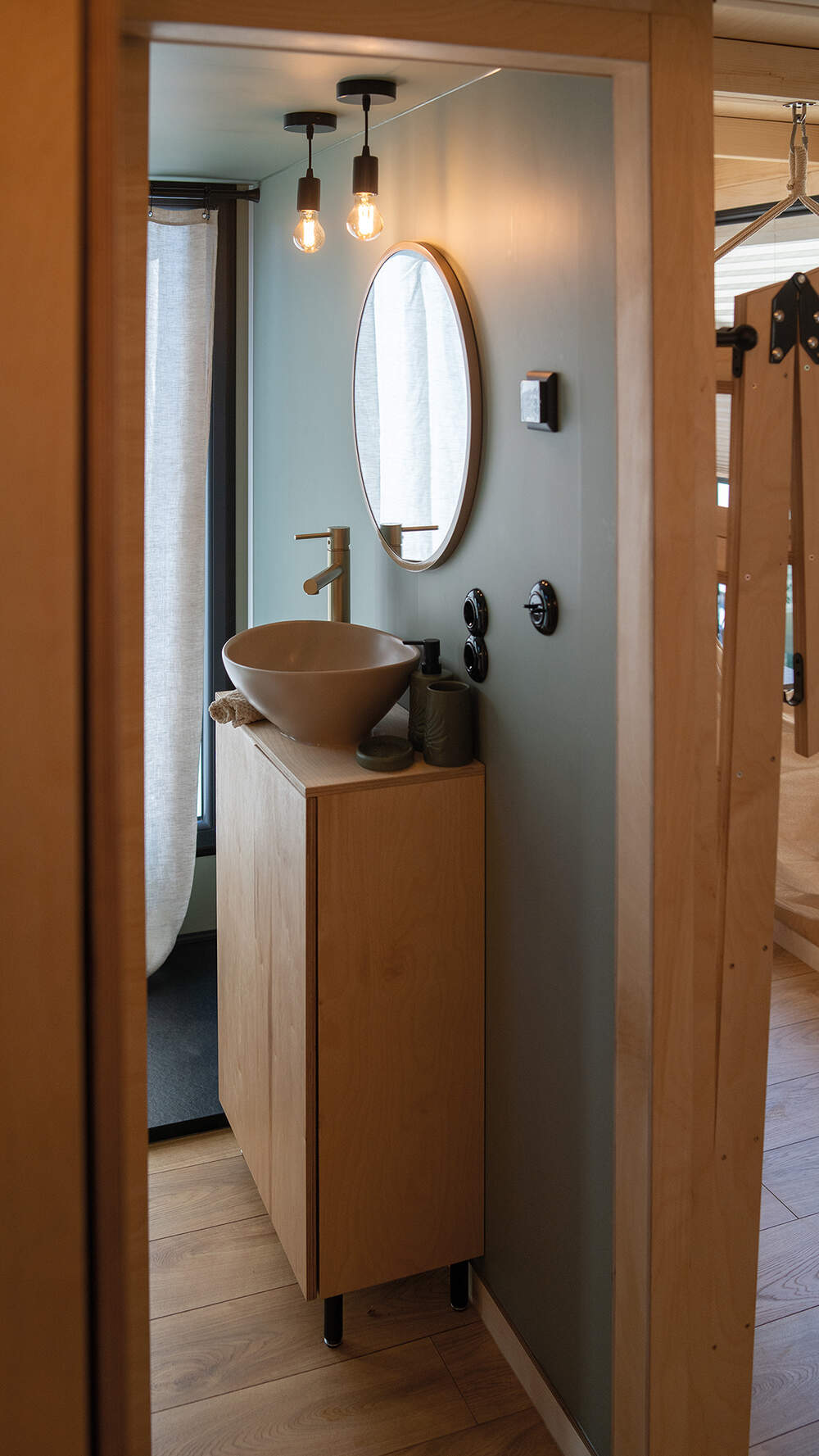 aurora-company-julia-13