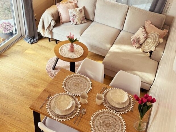 SMILE- Delightful, bright & spacious tiny living