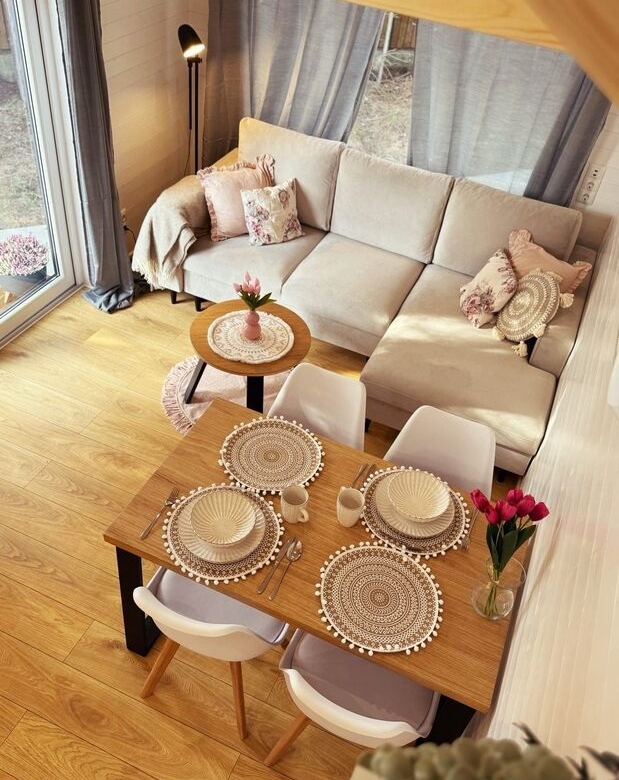 SMILE- Delightful, bright & spacious tiny living