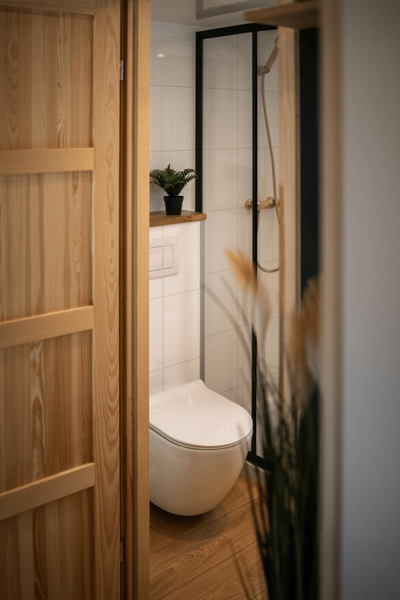 SKY_bathroom_1-min_optimized_150 Sky – Soggiorno moderno e confortevole
