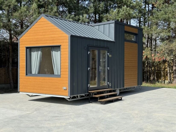 SMILE- Delightful, bright & spacious tiny living